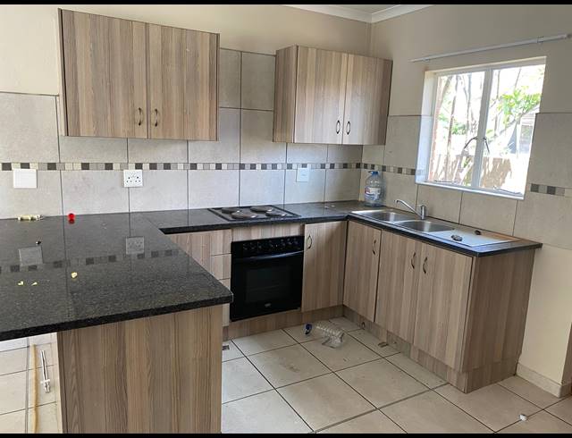 3 BEDROOM HOUSE FOR SALE IN WATERKLOOF EAST